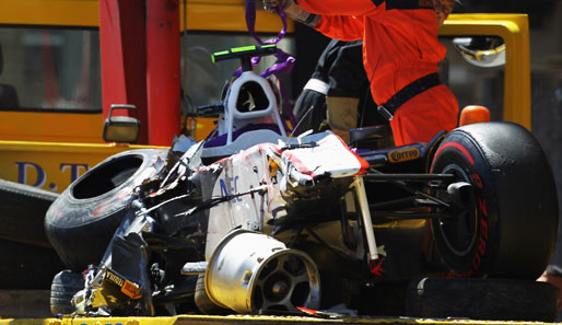 Das Auto von Sergio Perez war nach seinem Unfall im Qualifying nur noch ein Wrack