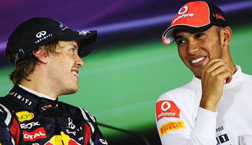 Sebastian Vettel (l.) und Lewis Hamilton könnten bald Teamkollegen bei Red Bull werden
