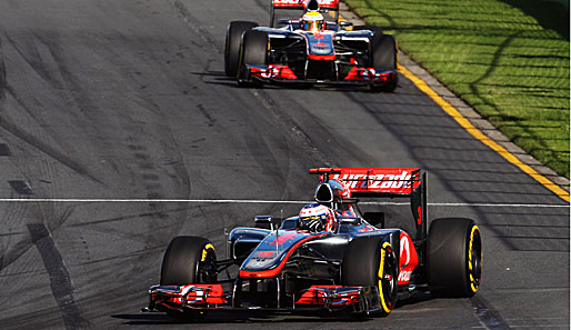 Jenson Button (v.) sicherte sich den Auftaktsieg der Formel-1-Saison 2012 in Melbourne/Australien