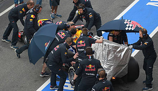 Geheimniskrämerei bei Red Bull. Sebastian Vettels Auto wurde so gut wie möglich verdeckt
