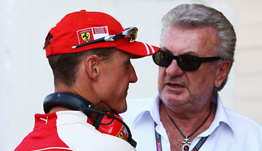Willi Weber (r.) war viele Jahre der Manager von Rekordweltmeister Michael Schumacher (l.)