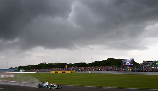 Für Michael Schumacher kann es in Silverstone gar nicht genug dunkle Wolken geben