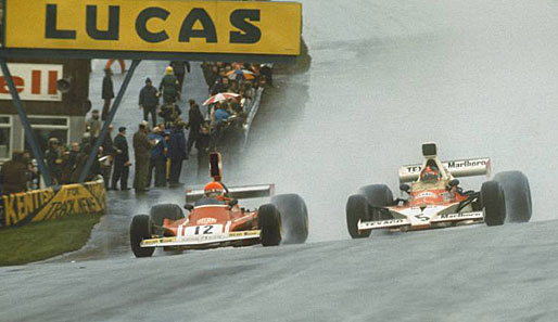 Niki Lauda (l.) wurde in seiner Karriere dreimal Formel-1-Weltmeister