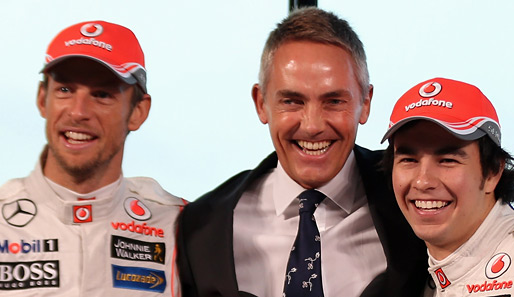 Martin Whitmarsh (M.) will durch Mercedes mit Jenson Button (l.) und Sergio Perez Erfolge feiern