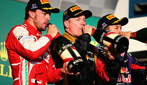 Kimi Räikkönen (M.) hat den ersten Grand Prix des Jahres 2013 gewonnen