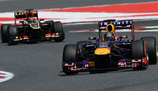 Sebastian Vettel (r.) konnte aufgrund der abbauenden Reifen nicht lange mit Kimi Räikkönen mithalten