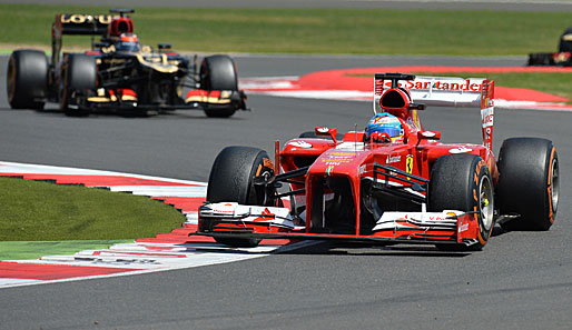 Fahren im nächsten Jahr die selben Boliden: Kimi Räikkönen und Fernando Alonso