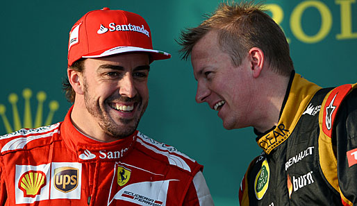 Fernando Alonso (l.) und Kimi Räikkönen werden im nächsten Jahr wohl beide für Ferrari fahren
