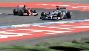 Lewis Hamilton muss sich im Rennen am Hockenheimring an Fernando Alonso vorbeiarbeiten
