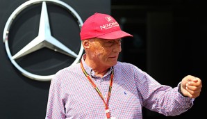 Niki Lauda hat die Gerüchte um einen Wechsel von Sebastian Vettel zu Mercedes dementiert