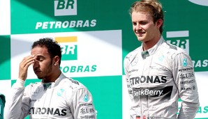 Nico Rosberg (r.) hat vor dem letzten Rennen 17 Punkte Rückstand auf Lewis Hamilton (l.)