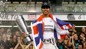 Weltmeister Lewis Hamilton könnte bei einer Vertragsverlängerung offenbar groß abkassieren