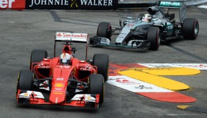 Sebastian Vettel konnte Lewis Hamilton in Monaco nur durch einen Mercedes-Fehler hinter sich halten