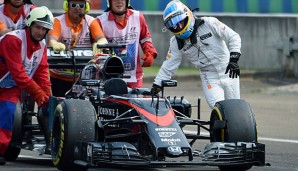 Alonso schob seinen Wagen beim Ungarn-Qualifying in die Boxengasse