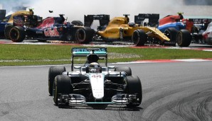Lewis Hamilton erregte in Malaysia auf der Strecke und vor den Mikrofonen Aufmerksamkeit