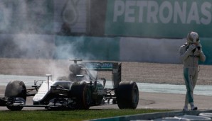 Lewis Hamilton schied beim Malaysia-GP in Führung liegend mit einem Motorschaden aus