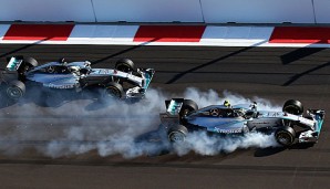 Rosberg im ersten Training hinter Hamilton