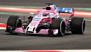 Wieder im auffälligen Rosa geht Force India an den Start. Erwähnenswert ist aber nicht nur die Farbe, auch der Frontflügel ist besonders elegant geschwungen.