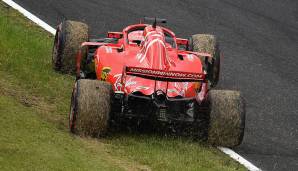 Ein italienisches Fiasko gibt's auch im Land der aufgehenden Sonne. Ferrari gibt Vettel im Qualifying die falschen Reifen mit auf den Weg, der rutscht ins Gras und hat mit dem Kampf um die Pole nichts zu tun.