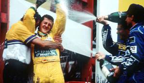 SIEGREICHE JAHRE IN FOLGE: Von 1992 - 2006 dauerte Schumis erste F1-Karriere an. Es klingt unglaublich, aber er hat in jedem dieser Jahre mindestens einmal gewonnen. Hamilton hat zwar auch keine sieglose Saison bestritten, ist aber erst seit '07 dabei.