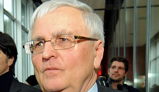 Theo Zwanziger, seit 2006 DFB-Präsident, erhielt im Juli 2005 das Bundesverdienstkreuz