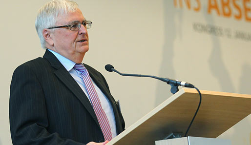 DFB-Präsident Dr. Theo Zwanziger spricht sich für eine bessere Zusammenarbeit mit der Justiz aus