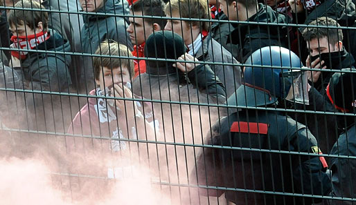 Immer wieder kommt es bei Fußballspielen zu Gewalt und Krawallen, selbst in der NRW-Liga
