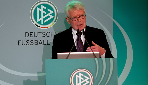 Schiedsrichter-Chaos: Reinhard Rauball fordert eine Verständigung unter allen Beteiligten