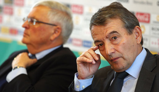 Wolfgang Niersbach (r.) könnte erneut Nachfolger von Theo Zwanziger werden - diesmal bei der UEFA