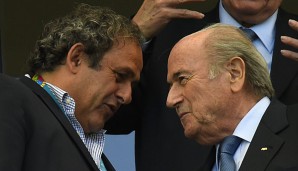 Josef S. Blatter (r.) hat von Michel Platini offenbar schon mehr erfahren als die Öffentlichkeit