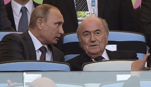 Russlands Präsident Putin stellt sich im FIFA-Skandal auf die Seite von Sepp Blatter