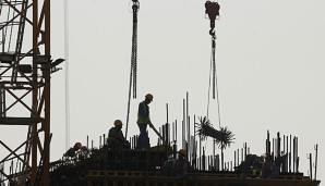 Human Rights Watch prangert unter anderem die Arbeitsbedingungen auf den WM-Baustellen an