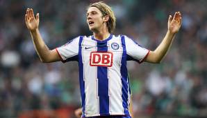 PETER NIEMEYER: Als 13-Jähriger entschied sich der Abräumer für einen Wechsel in die Niederlande. Bei Twente Enschede fasste er als Profi Fuß. 2007 zog es ihn zurück in die Heimat. Spielte für Bremen, Hertha Bundesliga, nun in Darmstadt aktiv.