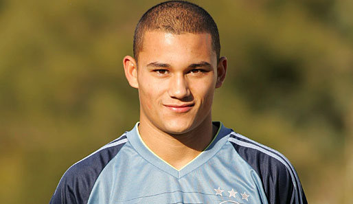 Wie der Klub mitteilte, erhält der 19 Jahre alte Torhüter <b>Mohamed Amsif</b> <b>...</b> - amsif-514