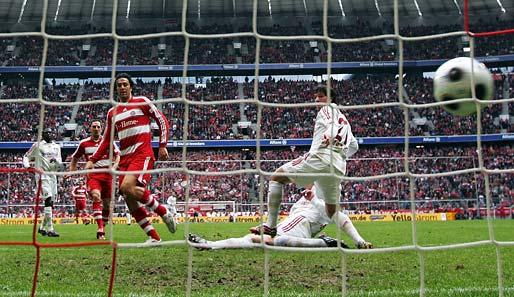 Luca Toni traf gegen Bayer Leverkusen in der Vorsaison in beiden Spielen