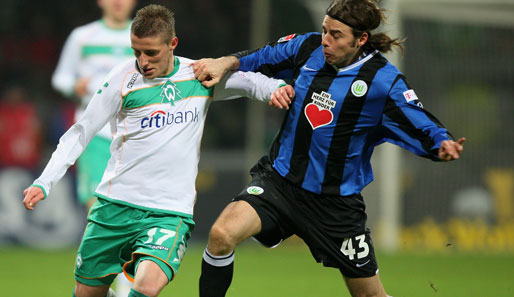 Said Husejinovic (l.) debütierte im Sturm der Bremer gegen den VfL Wolfsburg