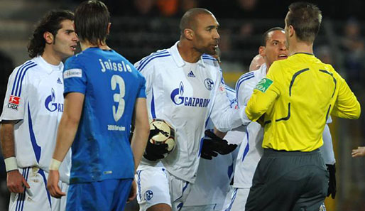 Schalkes Jermaine Jones kassierte gegen Hoffenheim seinen zweiten Bundesliga-Platzverweis