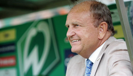 Jürgen L. Born bleibt bis 2010 Vorstandsvorsitzender bei Werder Bremen