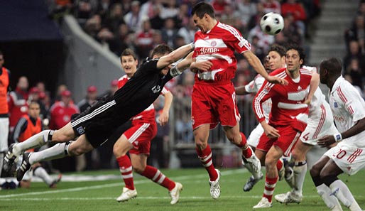 Zum Auftakt der Saison 2008/09 trennten sich Bayern und der HSV 2:2