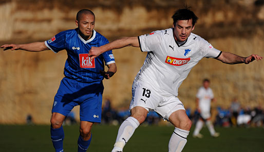 Shinji Ono (l.) gewann mit seinem VfL Bochum im Freundschaftsspiel gegen Hoffenheim mit 2:0