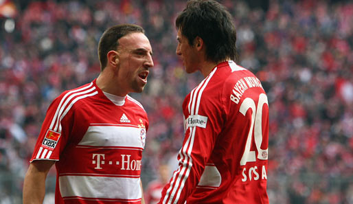 Jose Ernesto Sosa (r.) erzielte sein erstes Pflichtspieltor für den FC Bayern München