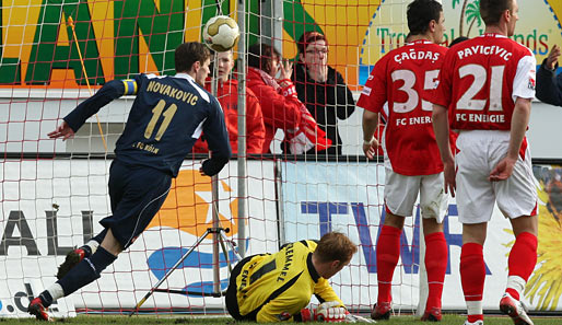 Milivoje Novakovic erzielte gegen Cottbus seine Saisontore 13 und 14 für Köln