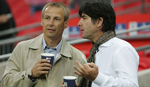 Jürgen Klinsmann (l.) stimmt der Kritik von Joachim Löw am Zustand der Bundesliga zu