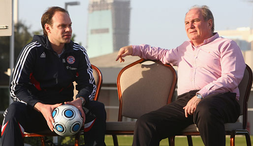 Uli Hoeneß (r.) und sein Nachfolger? Der aktuelle Bayern-Manager mit Christian Nerlinger in Dubai