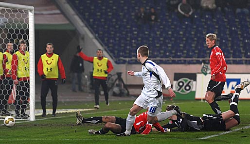 Artur Wichniarek traf im Hinspiel zum Bielefelder 1:1 in Hannover
