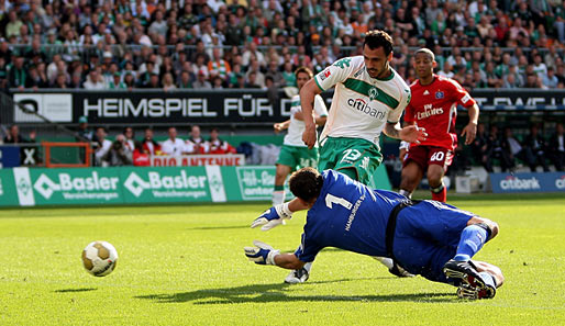 Werder Bremens Hugo Almeida erzielte gegen den Hamburger SV zwei Tore