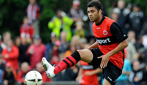 Caio erzielte in der vergangenen Saison zwei Tore für die Frankfurter Eintracht
