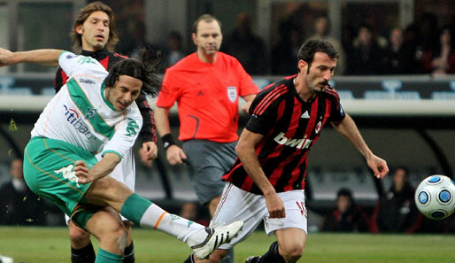 Claudio Pizarro warf den AC Milan im letztjährigen UEFA Cup mit zwei Toren aus dem Wettbewerb