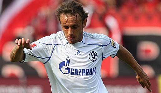 Rafinha kam 2005 aus Coritiba zum FC Schalke 04. Er bestritt 127 Bundesligaspiele für S04