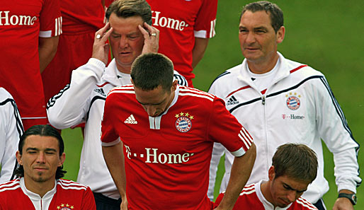 Unter Neu-Trainer Louis van Gaal (l.) haben die Bayern noch kein Bundesligaspiel gewonnen